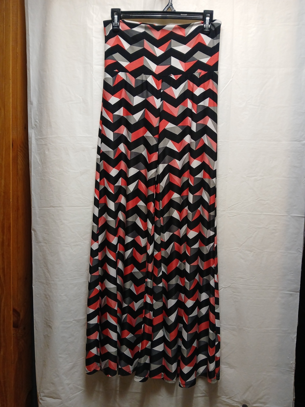 U-Kiss Striped Chevron Flare Pants in Black, Coral & White